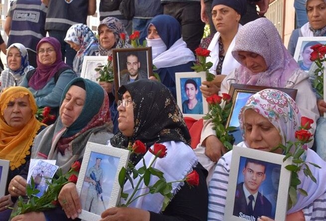 Diyarbakır Anneleri’ nin bekleyişleri 300. Günü doldurdu
