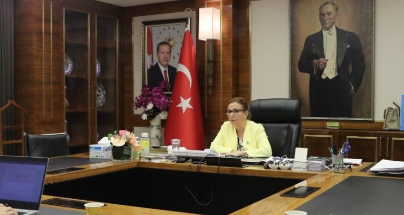 2019 yılı itibarıyla ülkemizde e-ticaret hacmi 136 milyar lira olarak gerçekleşti