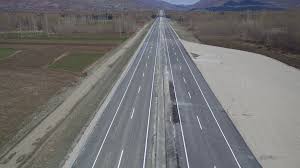 Bölünmüş yollar trafikte geçen süreyi yüzde 50 oranında kısalttı