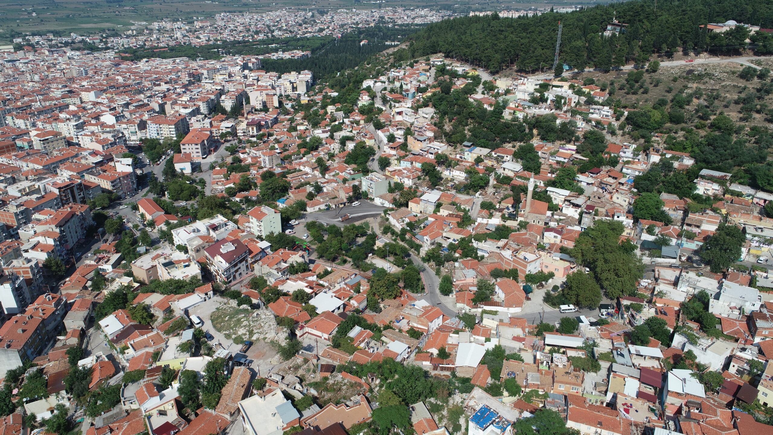 Kaçak yapı sahibi ve müteahhidine, ciddi idari para cezası ve ilave cezalar getirildi