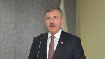 Selçuk Özdağ: ‘Seninleyiz Sevgili İzmir’