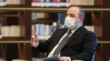 Bakan Varank: ‘Aşı projesi sayısına göre ABD ve Çin’in ardından 3. ülkeyiz.’