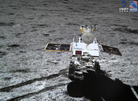 Çin Uzay Aracını Ay’ın Yüzeyine Başarılı Bir Şekilde İndirdi