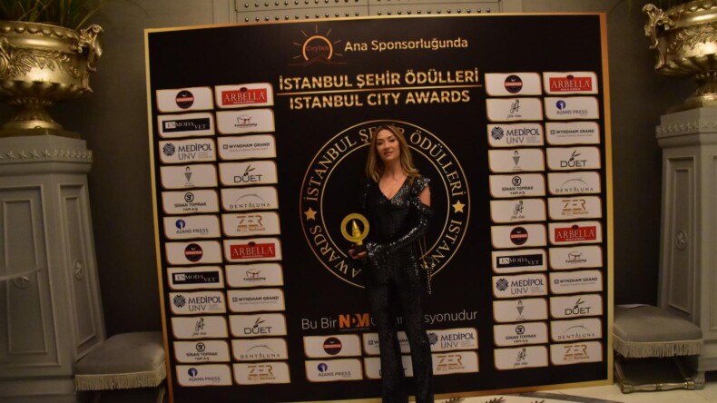 Dünden bugüne Yılın Mücevher Tasarımcısı Janset..