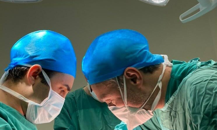 Mide Balonu obezite için cerrahi olmayan tedavi seçeneklerinden biridir..