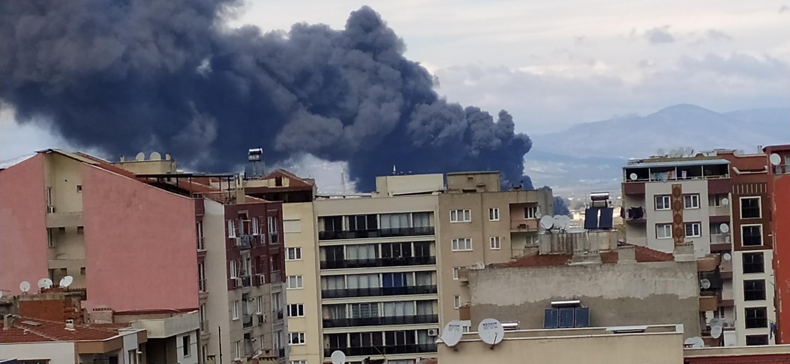 Manisa’da korkutan yangın