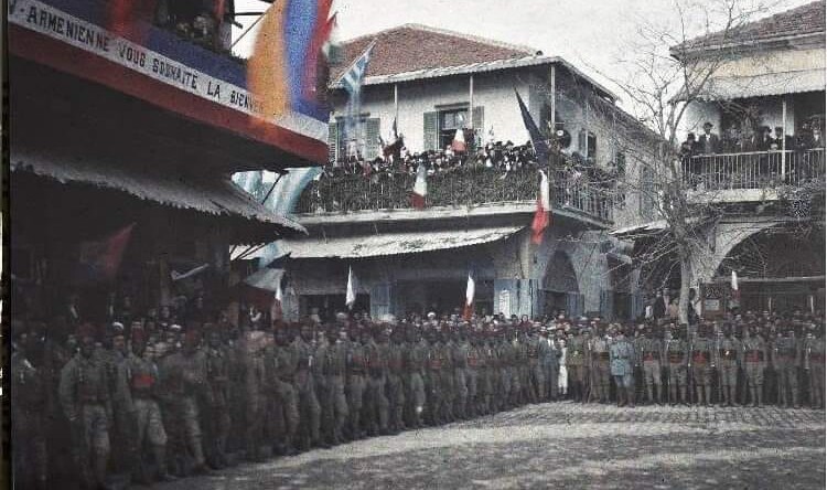 ‘Ermeni soykırımını iddia edenler bu fotoğraf için ne diyorlar acaba?’
