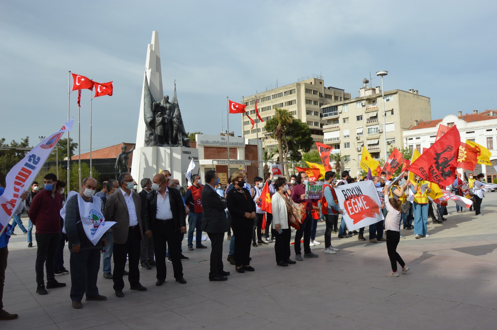 Manisa’da erken 1 Mayıs kutlaması