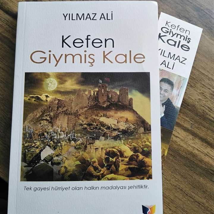 ”Kefen Giymiş Kale” kitapseverler tarafından büyük ilgi gördü.