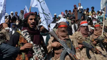 Afganistan’ nda Taliban’ dan kaçış hızlandı