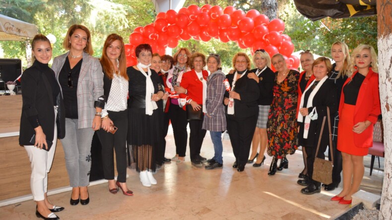 CUMHURİYET BAYRAMI’NDA KADIN COŞKUSU