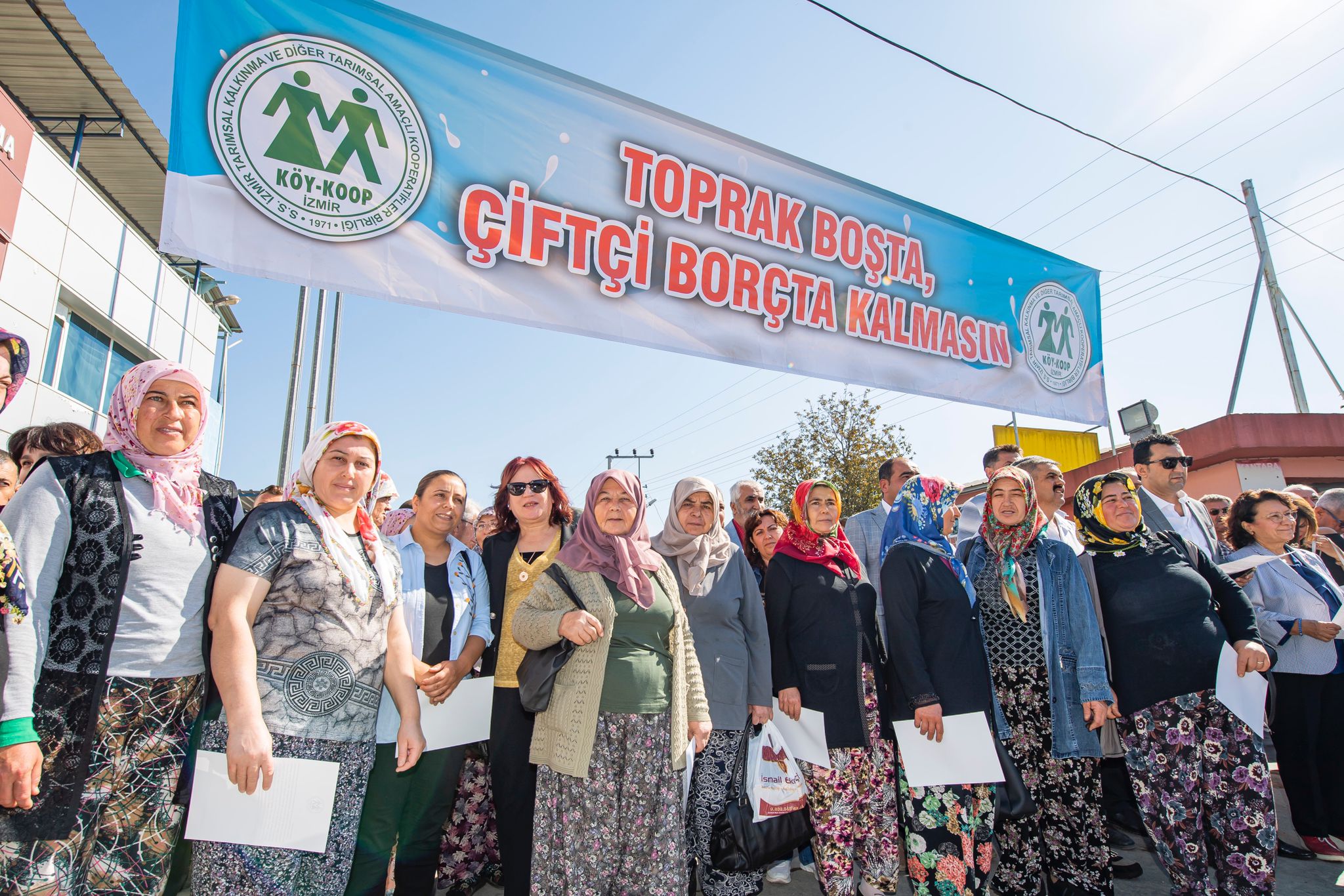 ‘Süt alım fiyatını artırmıyorsunuz, bari sübvanse edin!’