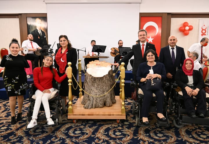 Yasemin Yıldız: Engellilere sevgisini haykıran bir Valimiz var