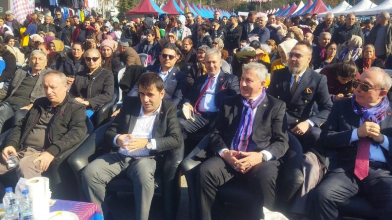 Doç.Dr. Selçuk Özdağ Manisa’da Hamsi Festivaline Katılım Sağladı