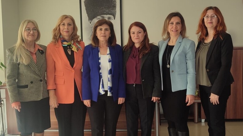 Fatma Ayhan yeniden başkanlığa seçildi