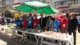 Manisa’ da Üniversite Öğrencilerine Burs Amaçlı Kermes Düzenlendi