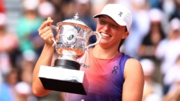 Iga Swiatek, Fransa Açık’ta üst üste 3. kez şampiyon oldu