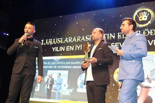 Fenomen Hayvansever Yusuf Selçuk, Şarkılarıyla Gündemde!