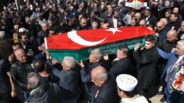 Yüzlerce Manisalı Siyasetin Duayeni Ümit Canuyar’ı sonsuzluğa uğurladı