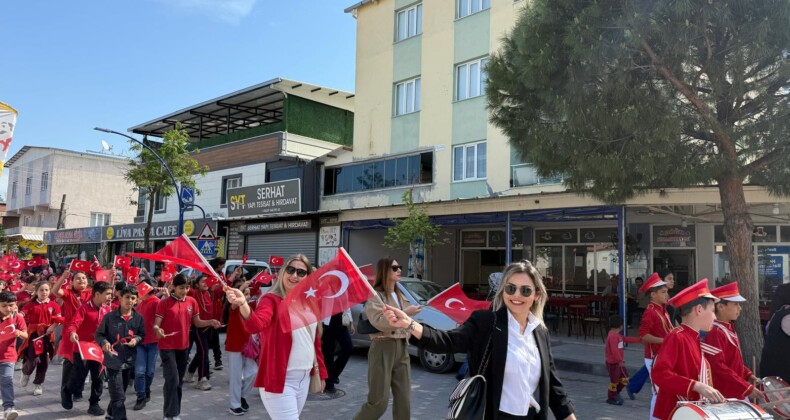 Manisalı Öğrencilerden Mahalleliye Bayram jesti