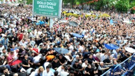 Manisa’nın Şifalı Mesir’i 485. kez halka saçıldı