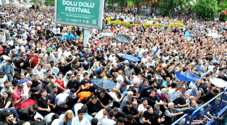 Manisa’nın Şifalı Mesir’i 485. kez halka saçıldı