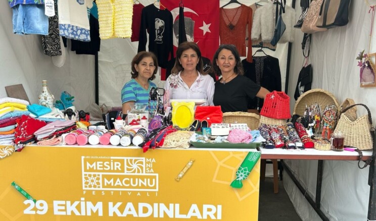 29 EKİM KADINLARI DERNEĞİ ULUPARK’ TA MESİR STANTINI AÇTI