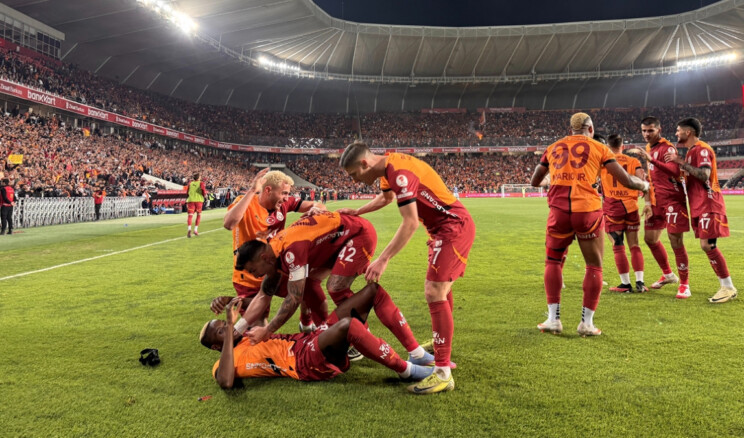 Galatasaray, 5 sezon sonra Türkiye Kupası’nı kaldırdı
