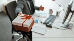 Emekçilerin Yan Haklarda Memnuniyeti Kritik Eşik Altında