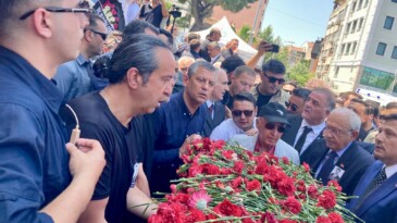 Yüz binler Başkan Zeyrek’i Cumhuriyet meydanından dualarla uğurladı…