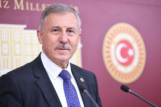 Selçuk Özdağ’dan AKP İstanbul Belediyelerine Yeşil Alan Eleştirisi
