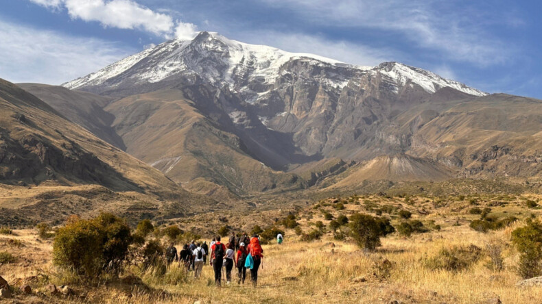 Ağrı Dağı ve Tuzluca Gökkuşağı Tepeleri, artık Türkiye’nin ‘Jeolojik Mirası’