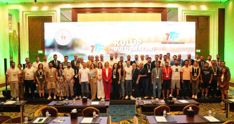 Türkiye Tenis Federasyonu yetkilileri, 160 kulüp temsilcisiyle bir araya geldi