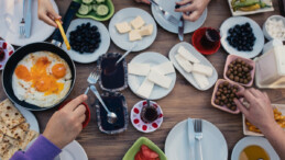 Kahvaltıda bunları asla yemeyin: Sağlığı bozan 5 gıda