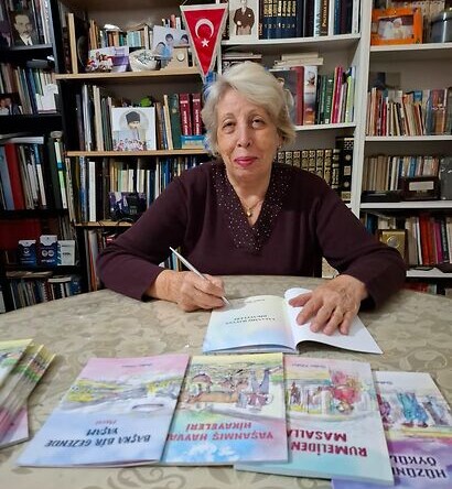 Manisalı Sadberk öğretmenden çocuklara dört kitap armağanı….