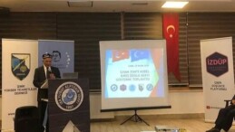 İzmir’ in akademik dünyası Uygur Türkü İlham Tohti için bir araya geldi.