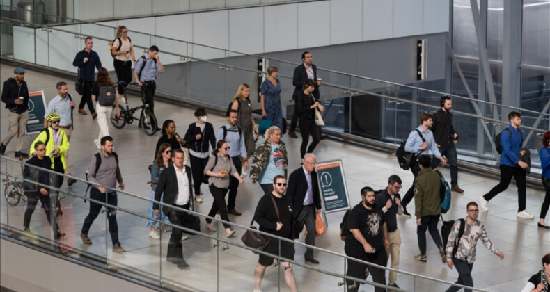 Yapay zeka etkisi: Büyük şirketler, onbinlerce çalışanını işten çıkarıyor