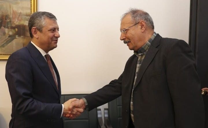 EMEKLİLER ÖZGÜR ÖZEL’E TEŞEKKÜR ETTİ