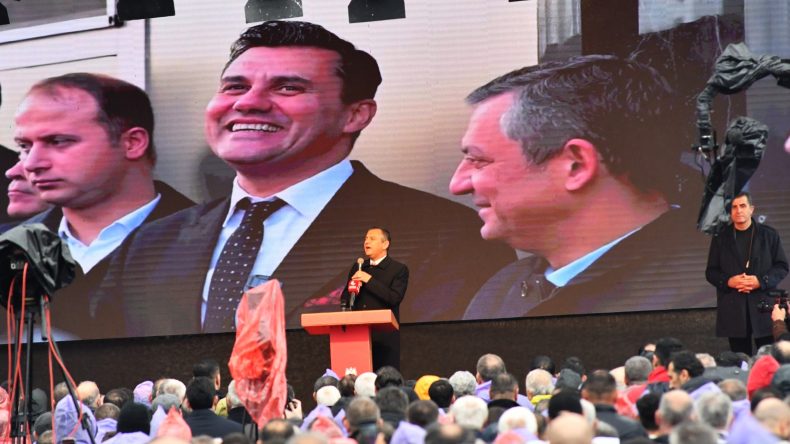 Özgür Özel: ‘Partimiz büyük bir saldırı altında ama teslim olacak değiliz!’