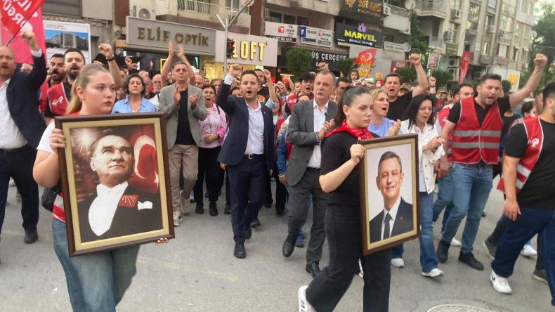 Manisa’da ‘Mutlak Butlan’ tepki yürüyüşü